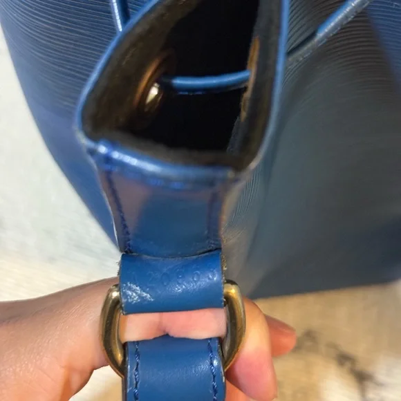 Louis Vuitton Blue Epi Petit Noe Bucket Shoulder Bag - Picture 6 of 13